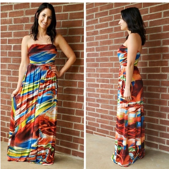 Multi-Color Sleeveless Maxi Dress - Picture 3 of 4